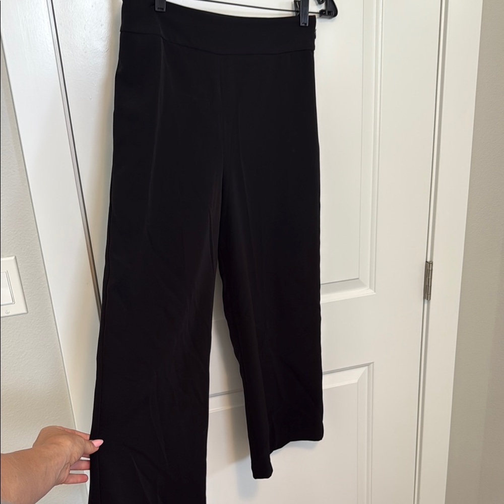 Elegant Black Women's Pants cropped wideleg Express pants size 8